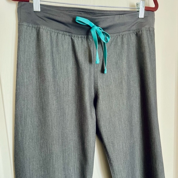 Figs Graphite Livingston Basic Scrub Pants - Picture 3 of 5